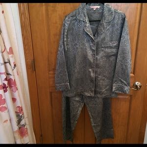 VICTORIA’S SECERT SATIN PJ’S